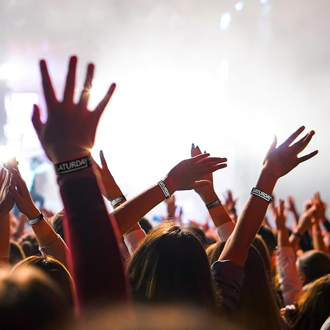 Henoyso 600 Pcs Saturday Paper Wristbands Event Wristbands Paper Bracelets Wristbands Numbered Waterproof Party Wristbands for Events Day of The Week(Black)