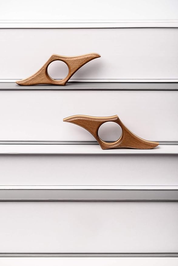 TILISMA Wooden Book Page Holder - Handmade Walnut Thumb Book Accessories - Reading Gadget to Read in Bed - Gifts for Book Lovers, Avid Readers, Bookworms, Librarians - Bookmark (Small)