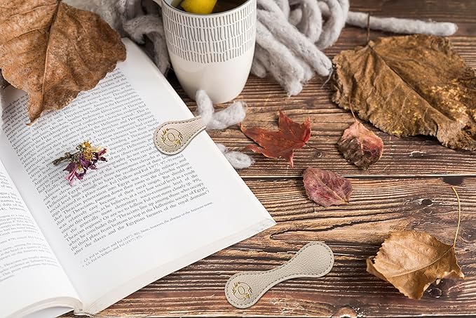 ABTOLS Magnetic Leather Initial Bookmarks, Vintage Initial ID Identification Book Marker Clip Gift Beige Capital Letter Book Markers for Book Lover Avid Readers (Q)