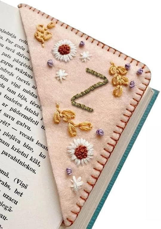 MOTEERLLU Personalized Hand Embroidered Corner Bookmark,Felt Triangle Page Stitched Handmade Bookmark,Unique Cute Flower Letter Embroidery Bookmarks Accessories for Book Lovers