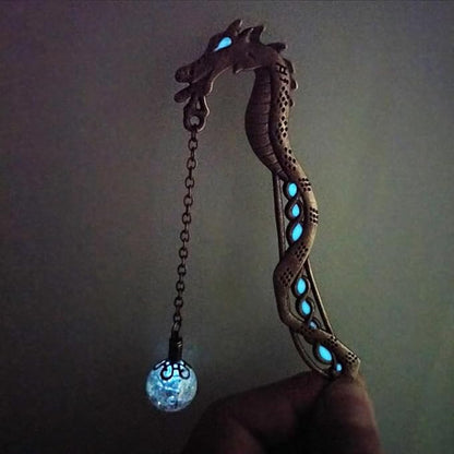 Vintage Luminous Metal Sea Horse Bookmark Gifts, Unique Glow in The Dark Bookmark Gift for Men, Women Students, Kids Teachers, Book Lovers, Bookworms (Sea Horse)