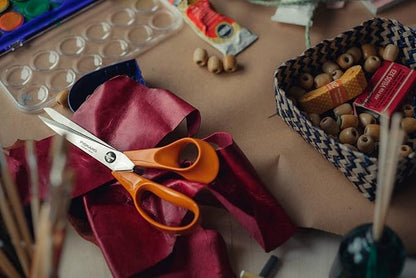 Fiskars Universal Scissors for Handcraft, Sewing and Office Work, Classic, Length: 21 cm, for Right-Handers, Orange, 1005148
