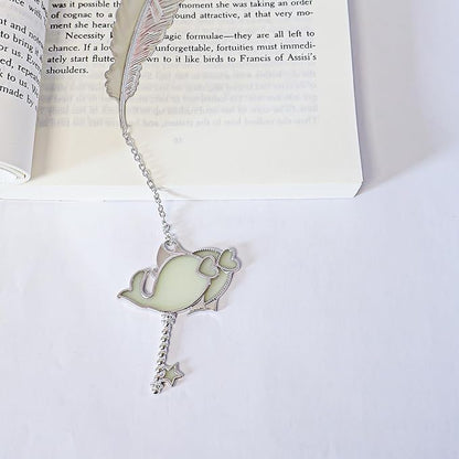Zodiac Feather Bookmark Gifts for Women Men, Cool Metal Bookmark Glow in The Dark Pisces Bookmark, Luminous Star Sign Constellation Horoscope Bookmark Gifts