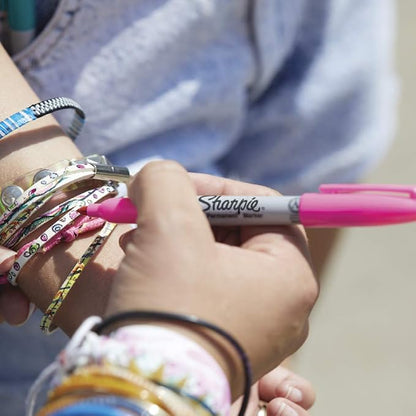 Sharpie Permanent Markers, Fine Tip, Assorted Standard Colours, 8 Pack