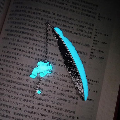 Zodiac Feather Bookmark Gifts for Women Men, Cool Metal Bookmark Glow in The Dark Aquarius Bookmark, Luminous Star Sign Constellation Horoscope Bookmark Gifts