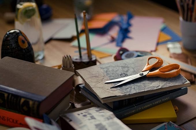 Fiskars Universal Scissors for Handcraft, Sewing and Office Work, Classic, Length: 21 cm, for Right-Handers, Orange, 1005148