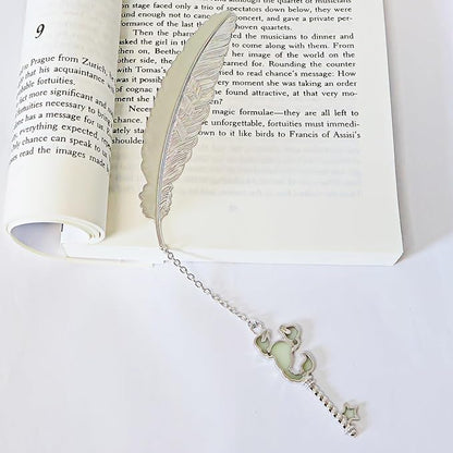 Zodiac Feather Bookmark Gifts for Women Men, Cool Metal Bookmark Glow in The Dark Scorpion Bookmark, Luminous Star Sign Constellation Horoscope Bookmark Gifts