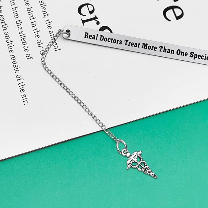 Veterinarian Gift Bookmark Vet Tech Gift Veterinary Technician Appreciation Gift Thank You Gift for Veterinary Practitioner Animal Rescue Veterinarian Assist Student Graduation Birthday Christmas Gift