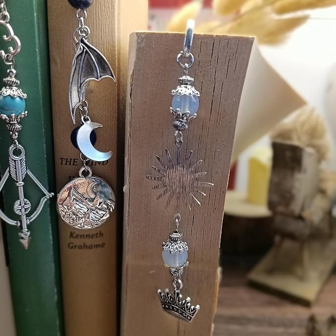 Retro Metal Bookmark for Bookish Gifts Funny Inspired Book Mark Book Accessories Book Lover Gifts for Women Men(Moon and Star-Gold)