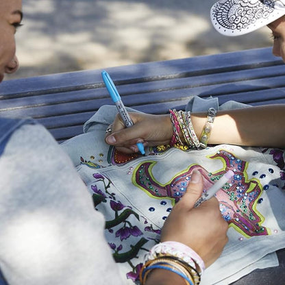 Sharpie Permanent Markers, Fine Tip, Assorted Standard Colours, 8 Pack