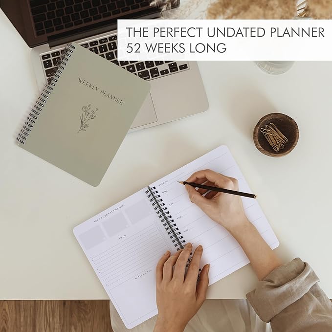 Beautiful Daily and Weekly Planner - To Do List Notebook to Easily Organize Your Agendas And Boost Productivity in School Or At Work - Stylish College or Office Supplies For Women
