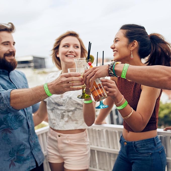 Henoyso 600 Pcs Saturday Paper Wristbands Event Wristbands Paper Bracelets Wristbands Numbered Waterproof Party Wristbands for Events Day of The Week(Green)