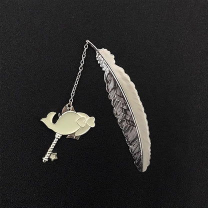 Zodiac Feather Bookmark Gifts for Women Men, Cool Metal Bookmark Glow in The Dark Pisces Bookmark, Luminous Star Sign Constellation Horoscope Bookmark Gifts