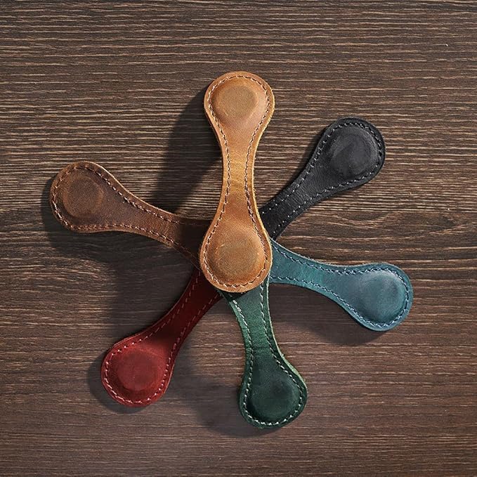 Personalized Magnetic Leather Bookmark, 26 Letters Custom Leather Bookmarks, Handmade, Leather Magnetic Bookmark for Book Lovers Readers Women Kid(Red，N）