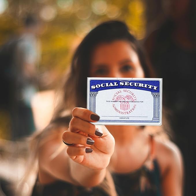 10 Pack Social Security Card Protector/Medicare Card Protector Sleeve/Social Security Card Holder/Credit Card Sleeves/Protective case for Drivers License、Credit Card 、SSN Card，3.8x2.32in., Clear