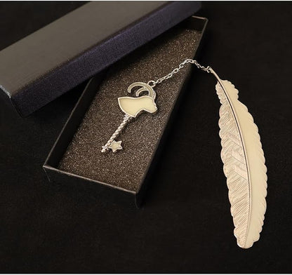 Zodiac Feather Bookmark Gifts for Women Men, Cool Metal Bookmark Glow in The Dark Capricorn Bookmark, Luminous Star Sign Constellation Horoscope Bookmark Gifts