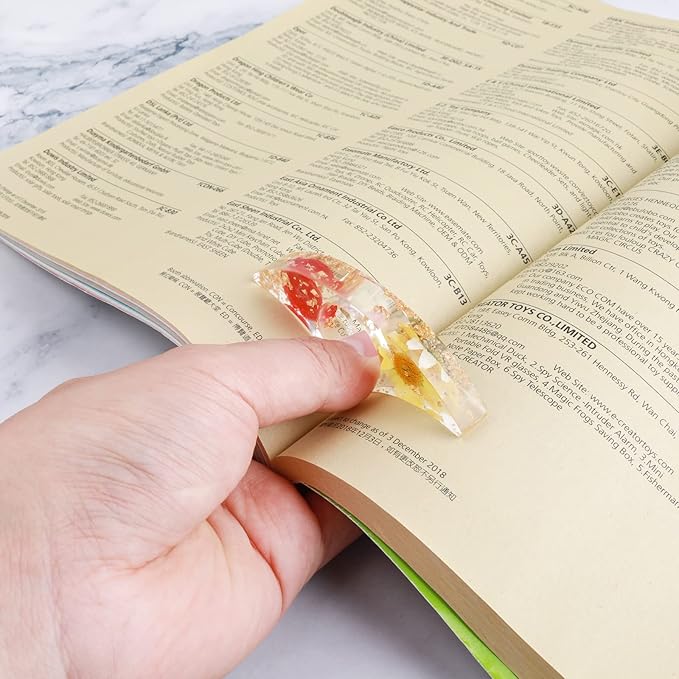 Prasacco 2 Pieces Book Page Holder, Dried Flower Resin Book Holders for Reading Thumb Ring Page Holder Flower Bookmark Reading Accessories for Readers Book Lovers Bookworm Bookmarks (2PCS Style 1)