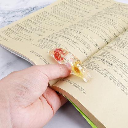 Prasacco 2 Pieces Book Page Holder, Dried Flower Resin Book Holders for Reading Thumb Ring Page Holder Flower Bookmark Reading Accessories for Readers Book Lovers Bookworm Bookmarks (2PCS Style 1)