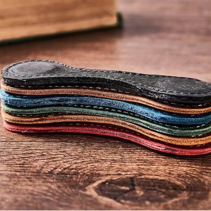 Personalized Magnetic Leather Bookmark, 26 Letters Custom Leather Bookmarks, Handmade, Leather Magnetic Bookmark for Book Lovers Readers Women Kid(Black，E）