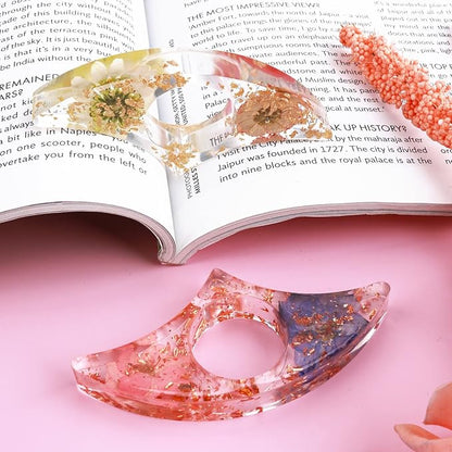 Prasacco 2 Pieces Book Page Holder, Dried Flower Resin Book Holders for Reading Thumb Ring Page Holder Flower Bookmark Reading Accessories for Readers Book Lovers Bookworm Bookmarks (2PCS Style 1)