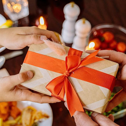 Toirxarn Metal Leaf Bookmark - Unique Gift for Women Ideal for Birthday Teacher Appreciation Mother's Day, Chic Literary Accessory & Elegant Reading Companion for Readers and Book Lovers