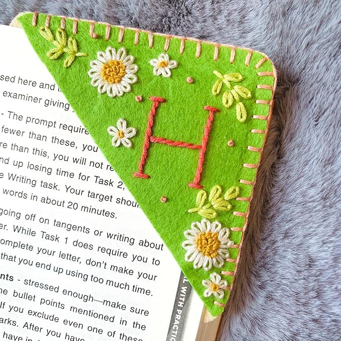 Personalized Hand Embroidered Corner Bookmark, Bookmarks for Women, Personalized Bookmark for Book Lovers, Cute Flower Book Mark by HNQCPCVU (H, Green)