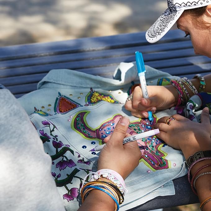 Sharpie Permanent Markers, Ultra Fine Tip Markers Set, Quick Drying And Fade Resistant Artist Marker For Wood, Plastic Paper, Metal, And More, Drawing, Coloring, And Poster Marker, Assorted Colors, 12 Count