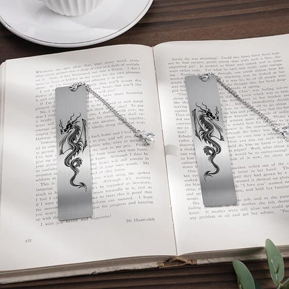Dragon Metal Bookmark Gift - 2 PCs Cool Bookmarks for Reading Men Boys Fantasy Novel Dragon Lovers Readers Book Marks Pendant Bookish Students School Supplies Book Club Christmas Birthday
