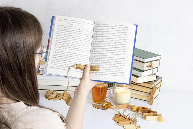 Handmade Wooden Book Page Holder - Wooden Thumb Bookmark - Novel Reading Accessories, Book Gadgets, Presents for Readers, Book Lovers Gifts, Bookworm (Pear Natural)