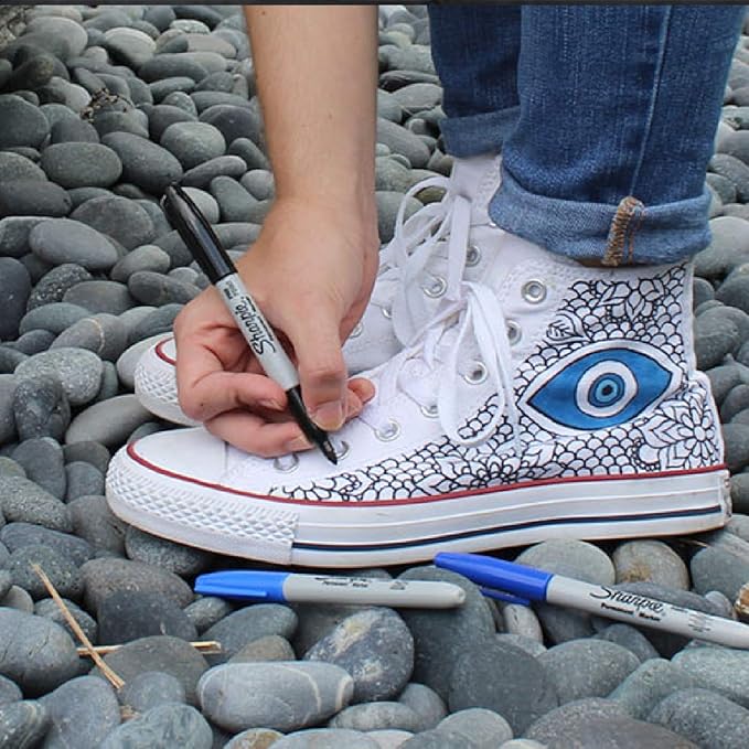 Sharpie Permanent Markers, Fine Tip, Assorted Standard Colours, 8 Pack