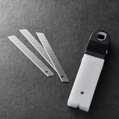 Amazon Basics 9mm (13 Point), Carbon Steel Snap Off Blades, 100 pack, Silver